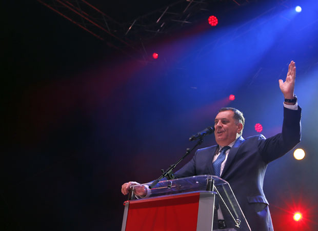 ДОДИК ПРОГЛАСИО ПОБЕДУ НА ИЗБОРИМА ЗА СРПСКОГ ЧЛАНА ПРЕДСЕДНИШТВА БИХ: Не могу им помоћи ни сто америчких и британских амбасада